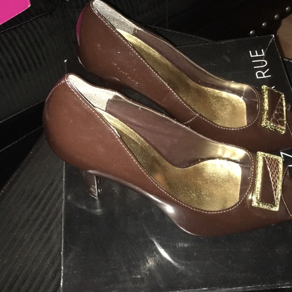 Brown Patent Leather Heel - Picture 2 of 6